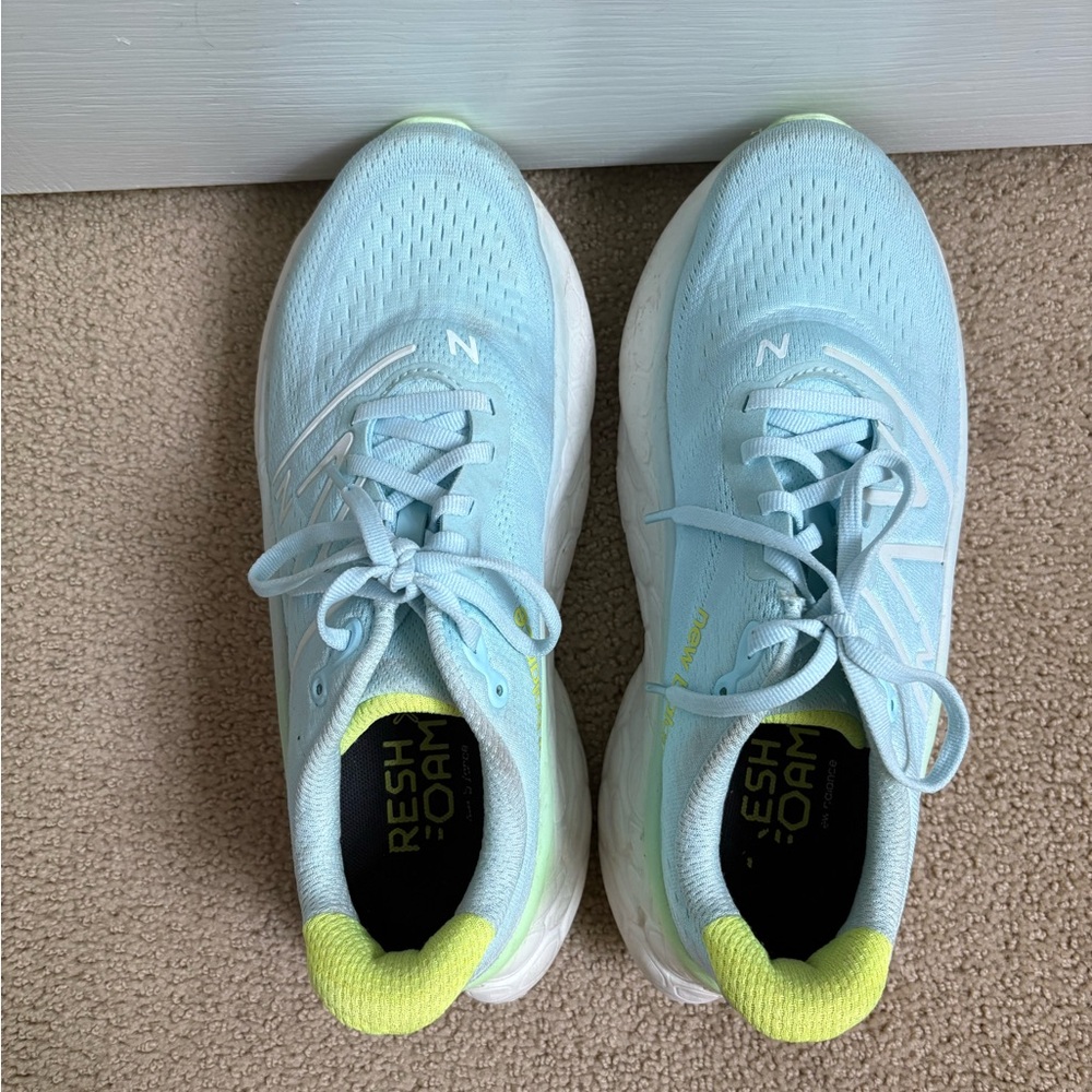 New Balance Women's Sky Blue Fresh Foam Sneaker